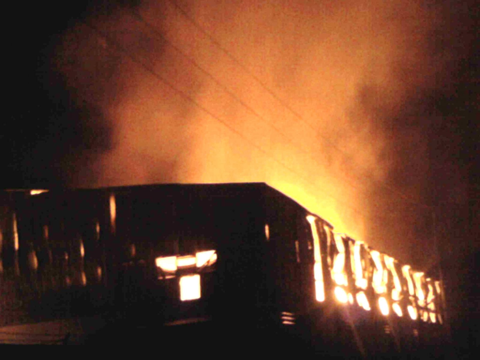 Cháy lớn thiêu rụi hàng ngàn m2 công ty giấy ở Bắc Ninh